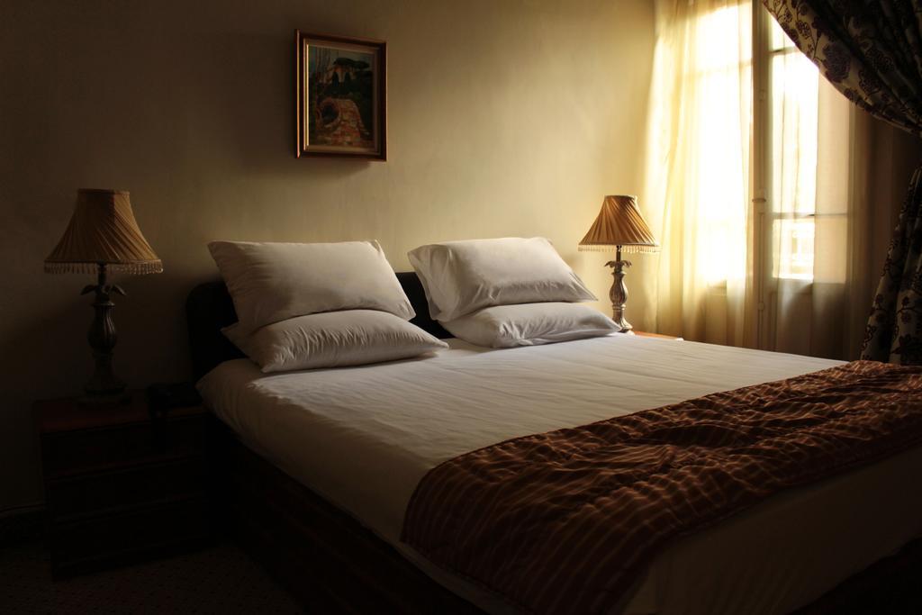 Colibri Hotel Brummana Esterno foto