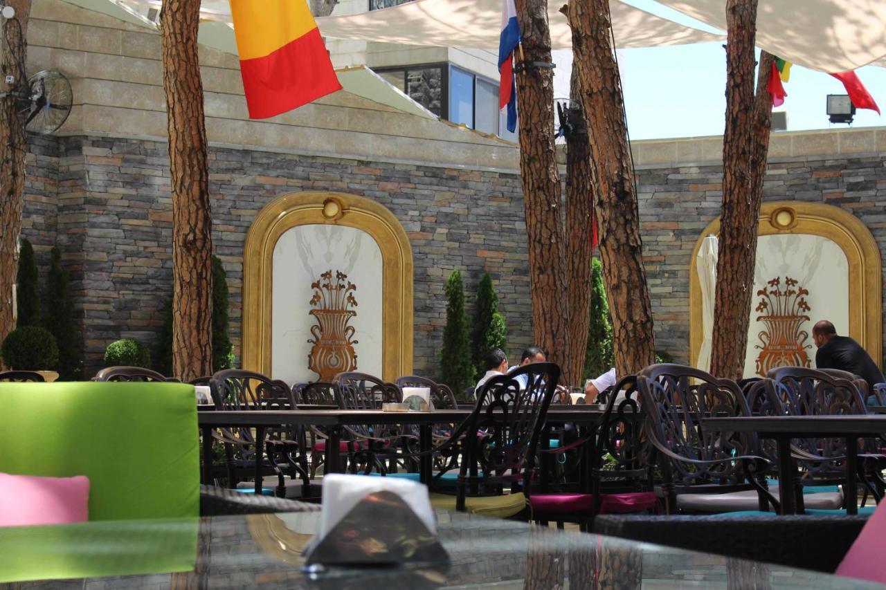 Colibri Hotel Brummana Esterno foto